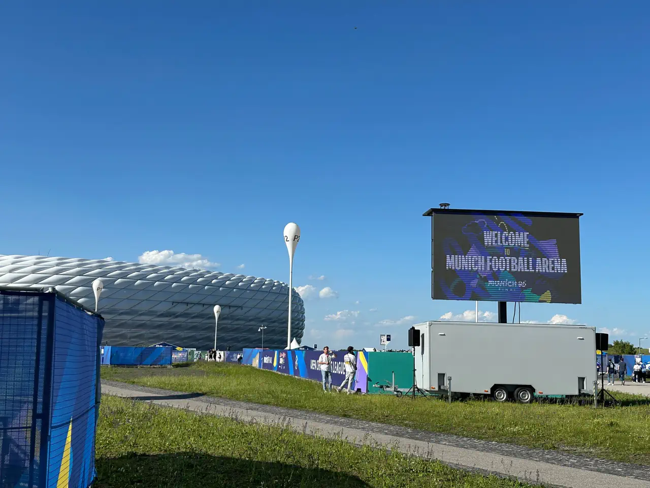 Außenansicht der Allianz Arena in München für die professionelle Veranstaltungssicherheit der Eichinger Sicherheit und Service GmbH
